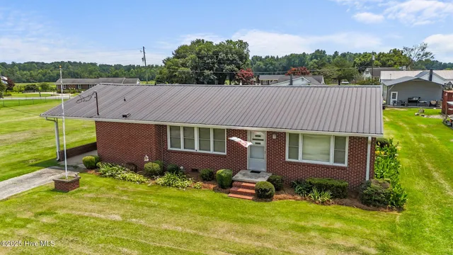 $192,000 | 2705 John Green Smith Road, Deep Run, NC 28525