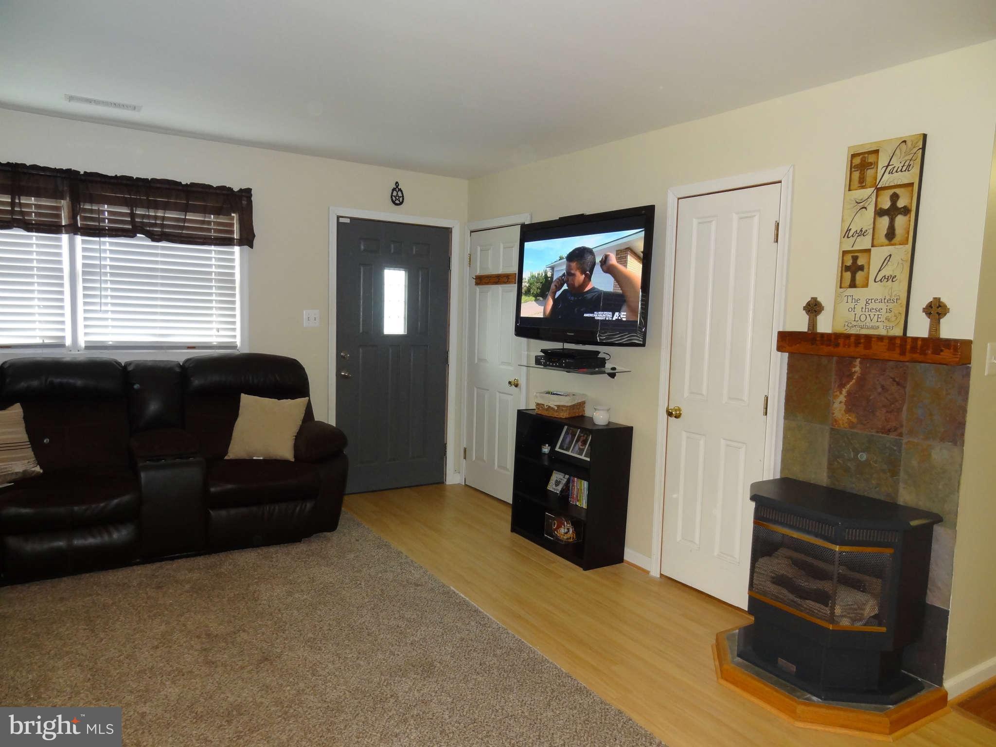 113 Roselawn Road Annapolis, MD 21403 - Photo 14 of 28 Interior General