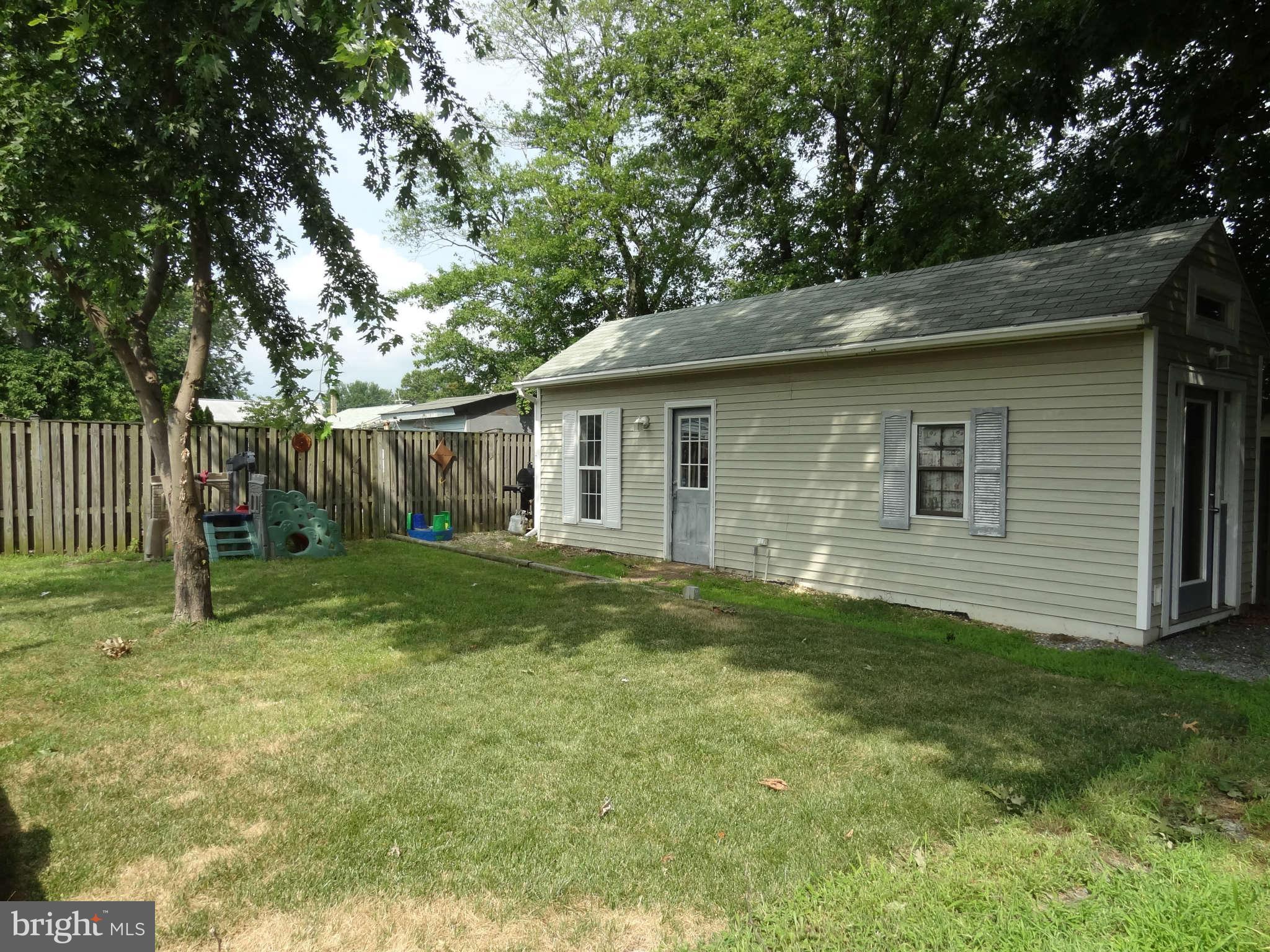 113 Roselawn Road Annapolis, MD 21403 - Photo 6 of 28 Large Shed
