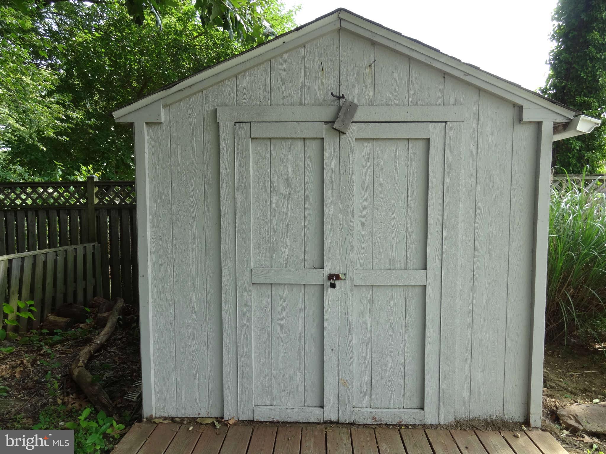 113 Roselawn Road Annapolis, MD 21403 - Photo 8 of 28 Small Shed