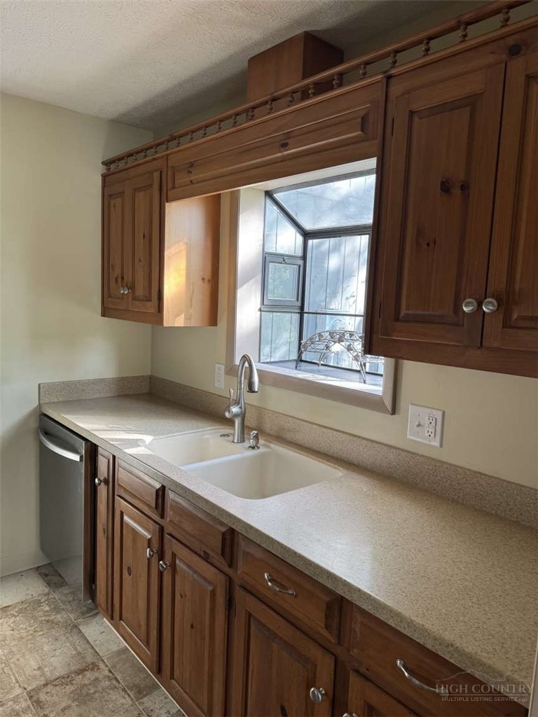 198 Meadow Ridge Road, Unit 9 Boone, NC 28607 - Photo 9 of 19