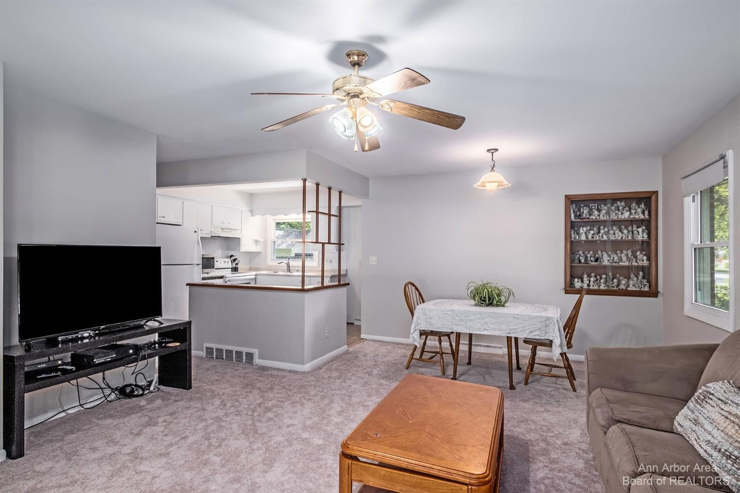1015 North Maple Road Ann Arbor, MI 48103 - Photo 4 of 29 Photo 4
