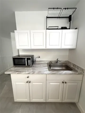 $1,500 | 624 Westward Drive, Miami Springs, FL 33166