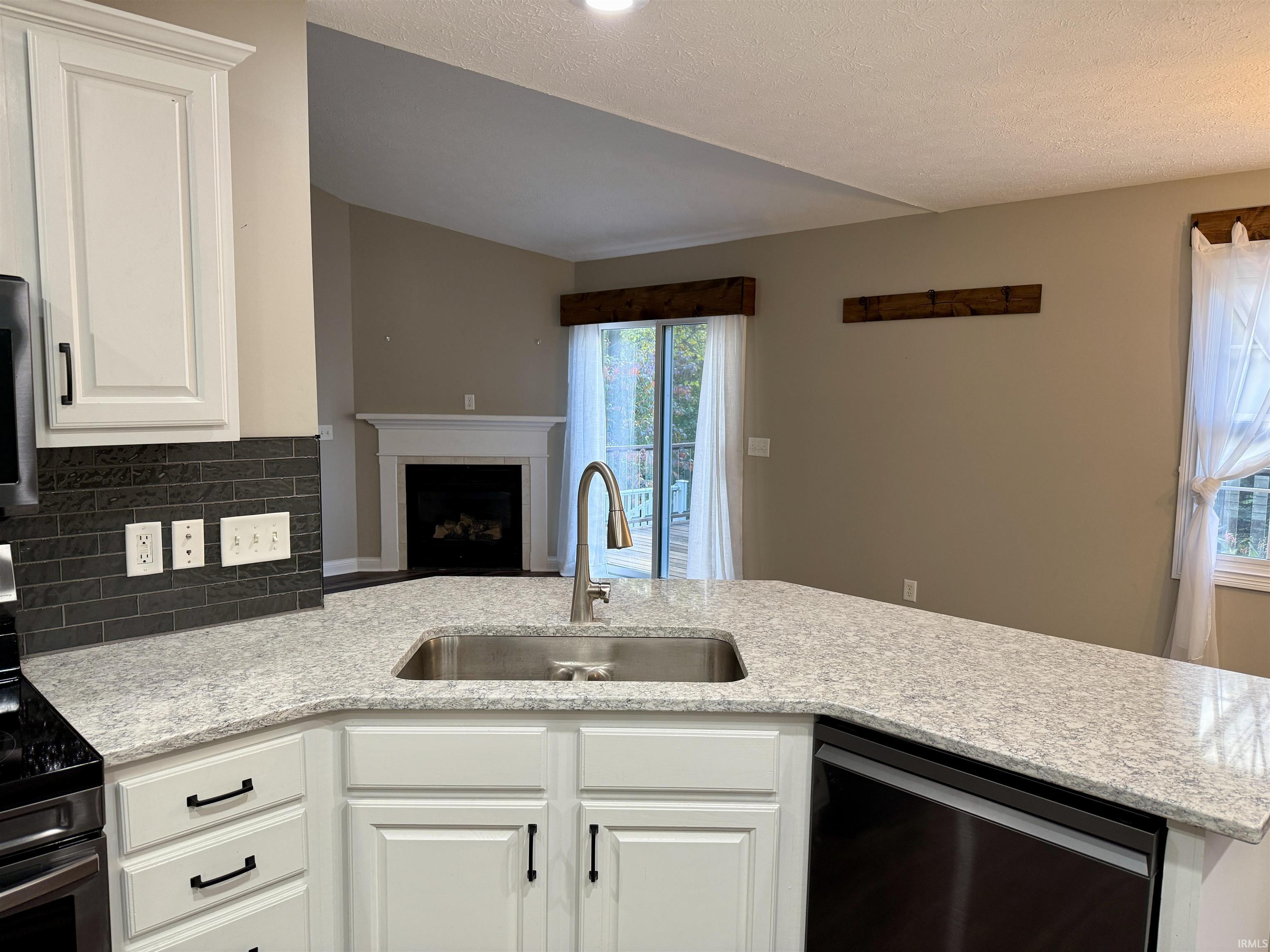 1756 Chickory Lane Rochester, IN 46975 - Photo 9 of 36