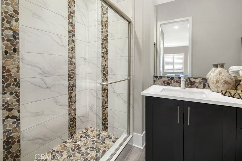 6540 Canyon Oaks Drive Simi Valley, CA 93063 - Photo 20 of 35 Junior Suite Bathroom