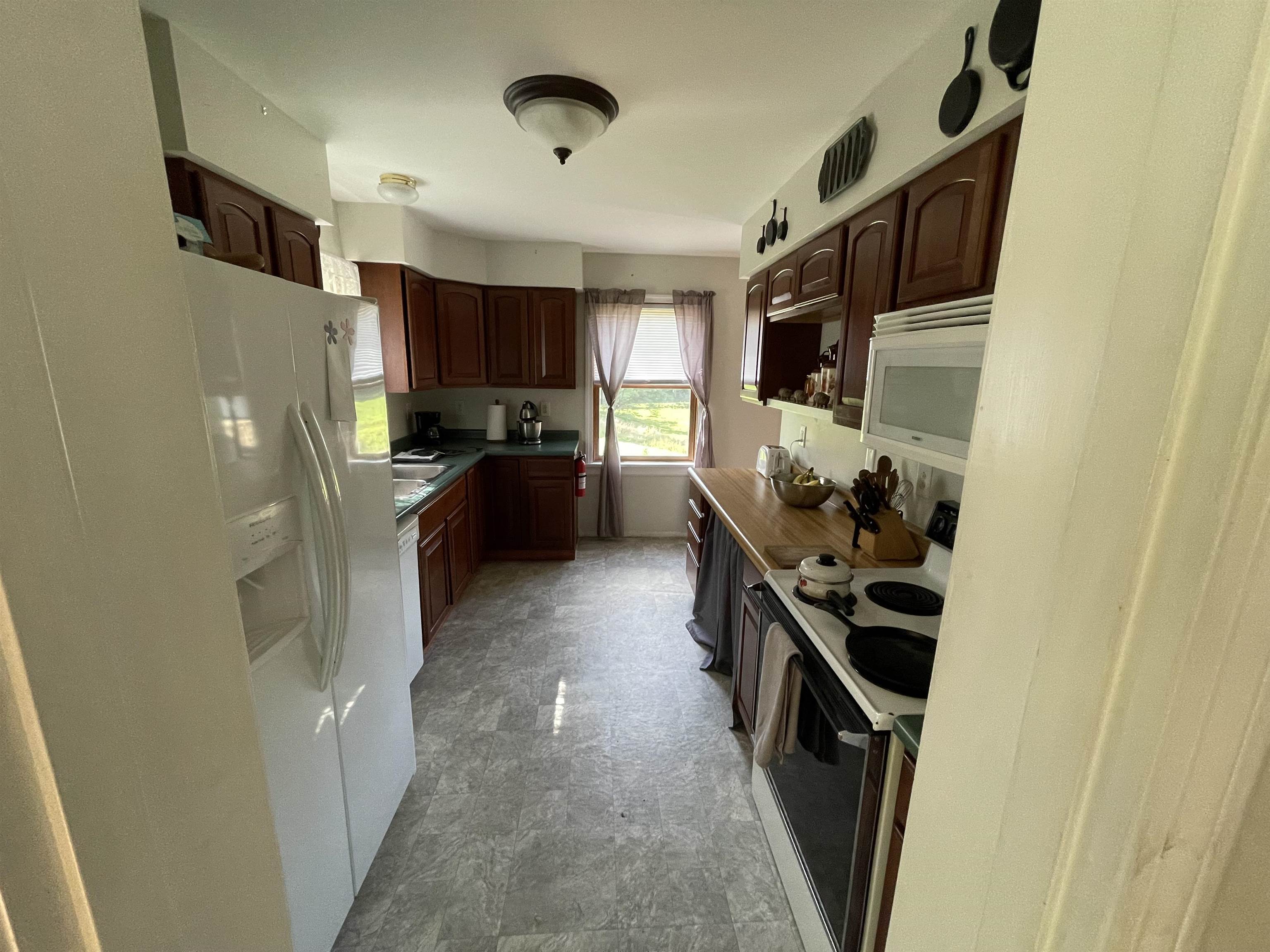 129 West Trottier Road Royalton, VT 05068 - Photo 9 of 25