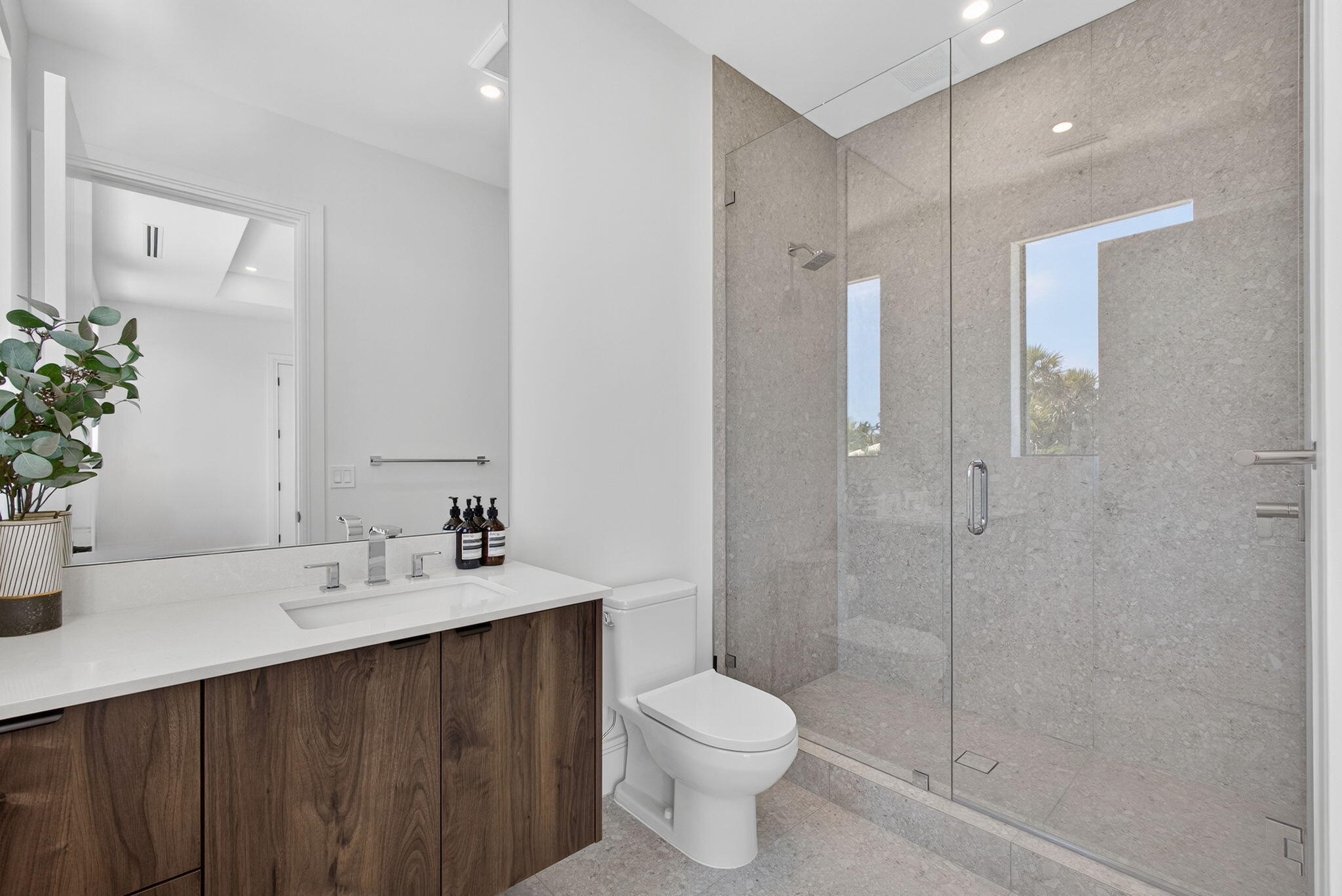 123 Murray Road West Palm Beach, FL 33405 - Photo 40 of 62 Bathroom for 3rd Bedroom