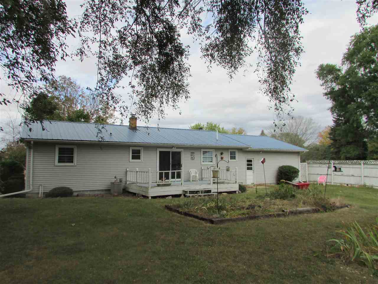 7090 East Pleasant Valley Road Shepherd, MI 48883 - Photo 7 of 18 1839234-6.JPG