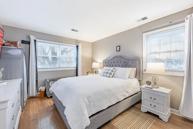 $192,000 | 6135 West 94th Street, Unit A2, Oak Lawn, IL 60453