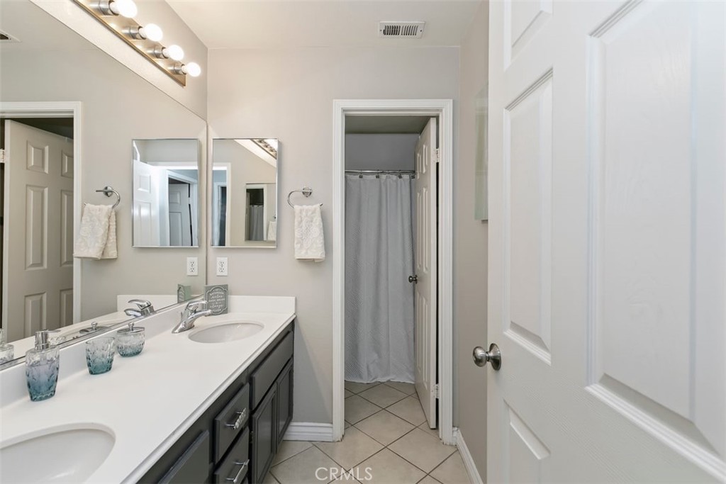 20890 Westbury Road Riverside, CA 92508 - Photo 32 of 51 Bathroom 3