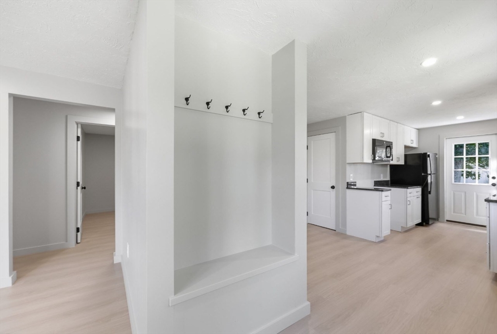 71 Beech Street Palmer, MA 01069 - Photo 7 of 38