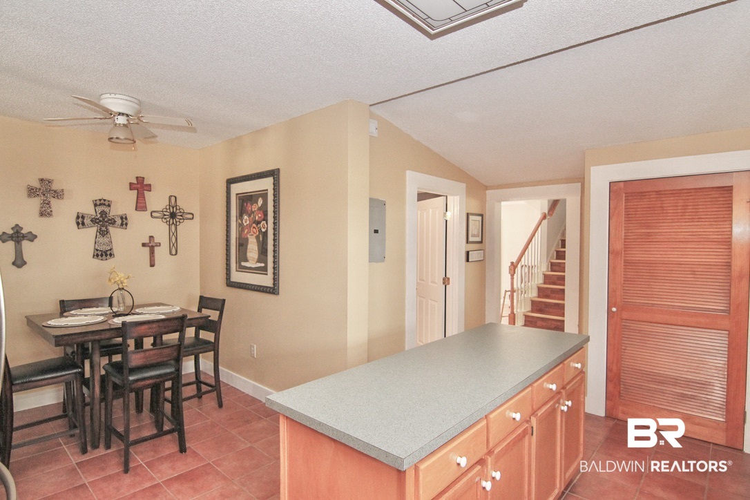 160 Ettle Street Fairhope, AL 36532 - Photo 9 of 26 Kitchen / Breakfast