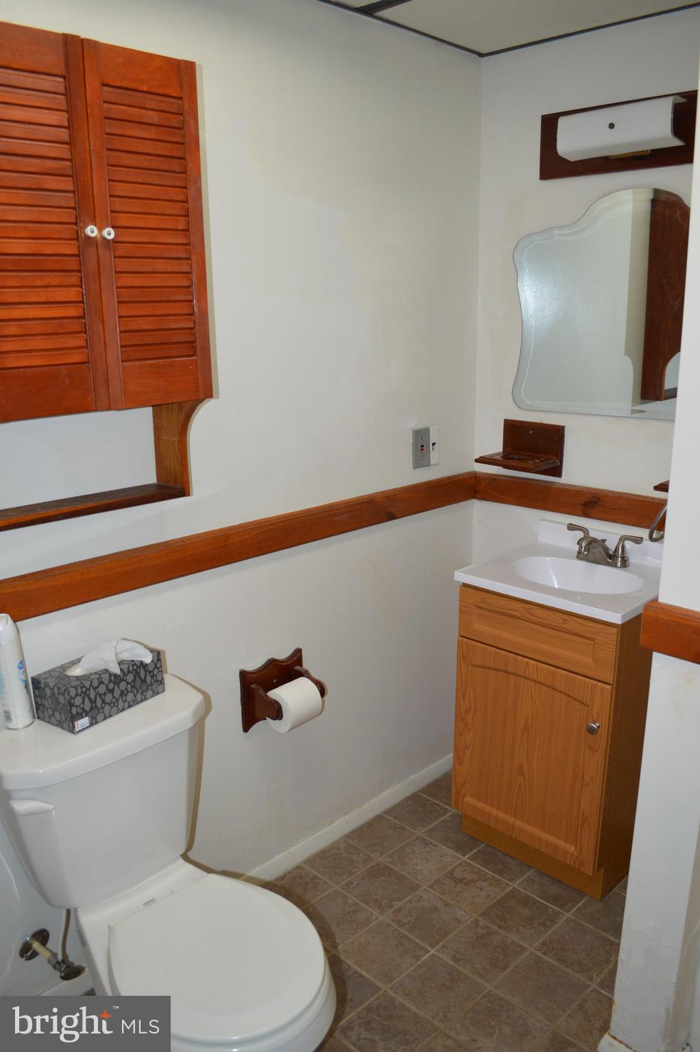 2736 Albert Rill Road Westminster, MD 21157 - Photo 17 of 28 Bathroom 2 - view 1