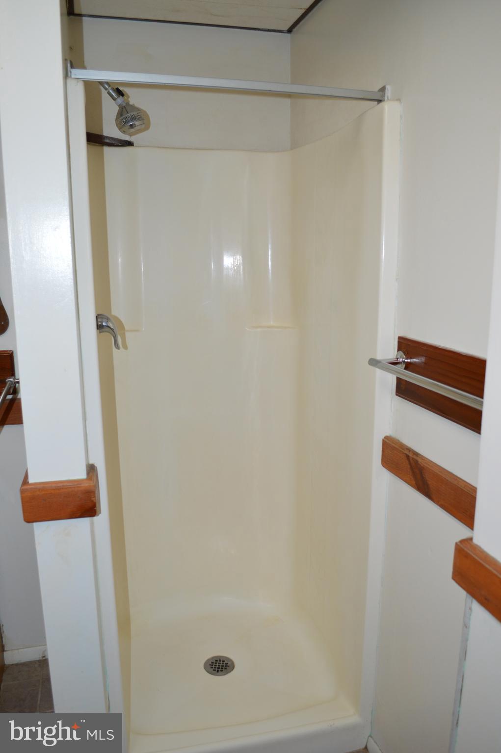 2736 Albert Rill Road Westminster, MD 21157 - Photo 18 of 28 Bathroom 2 - view 2
