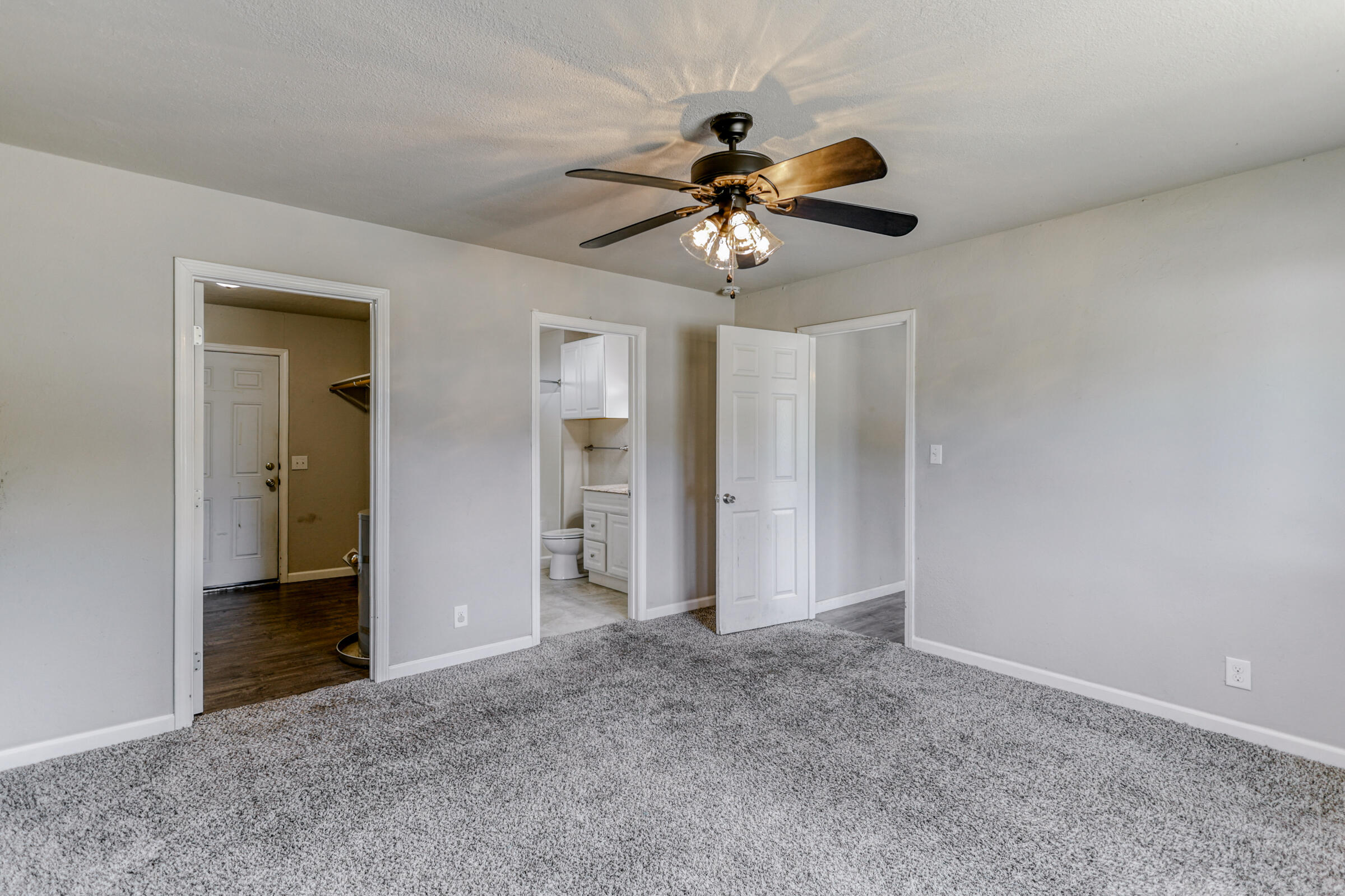 19291 Anna Road Anderson, CA 96007 - Photo 17 of 27 Master Suite
