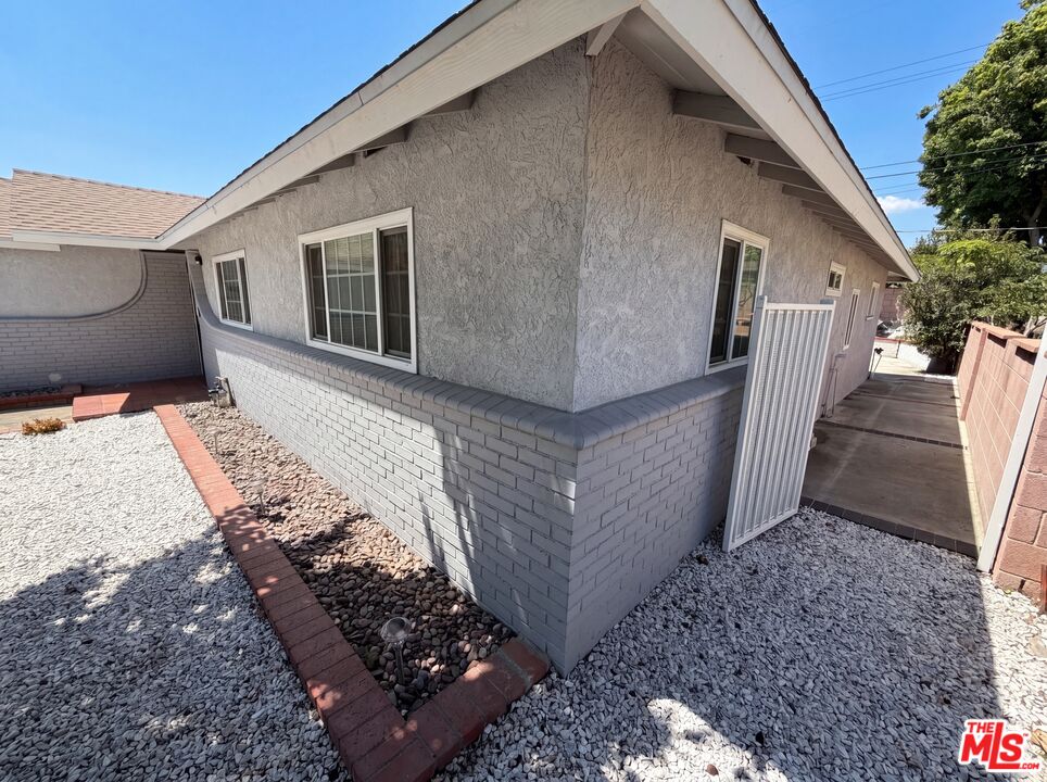 1007 East Citrus Edge Street Azusa, CA 91702 - Photo 29 of 33