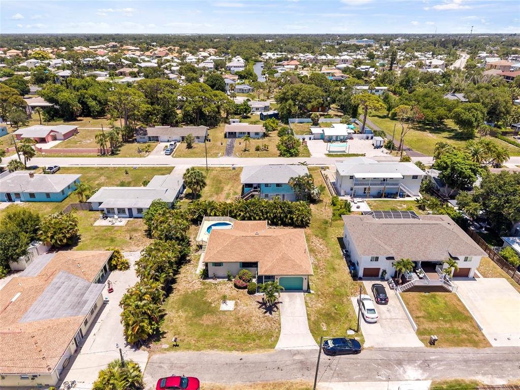 309 Shore T Road Nokomis, FL 34275 - Photo 10 of 53 Gallery Image 10