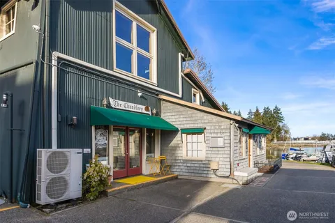 $260,000 | 141 Parfitt Way Southwest, Unit A15, Bainbridge Island, WA 98110