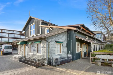 $260,000 | 141 Parfitt Way Southwest, Unit A15, Bainbridge Island, WA 98110