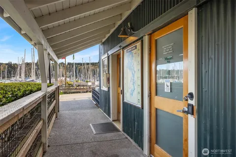 $260,000 | 141 Parfitt Way Southwest, Unit A15, Bainbridge Island, WA 98110
