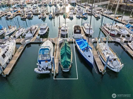 $260,000 | 141 Parfitt Way Southwest, Unit A15, Bainbridge Island, WA 98110