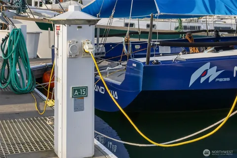 $260,000 | 141 Parfitt Way Southwest, Unit A15, Bainbridge Island, WA 98110