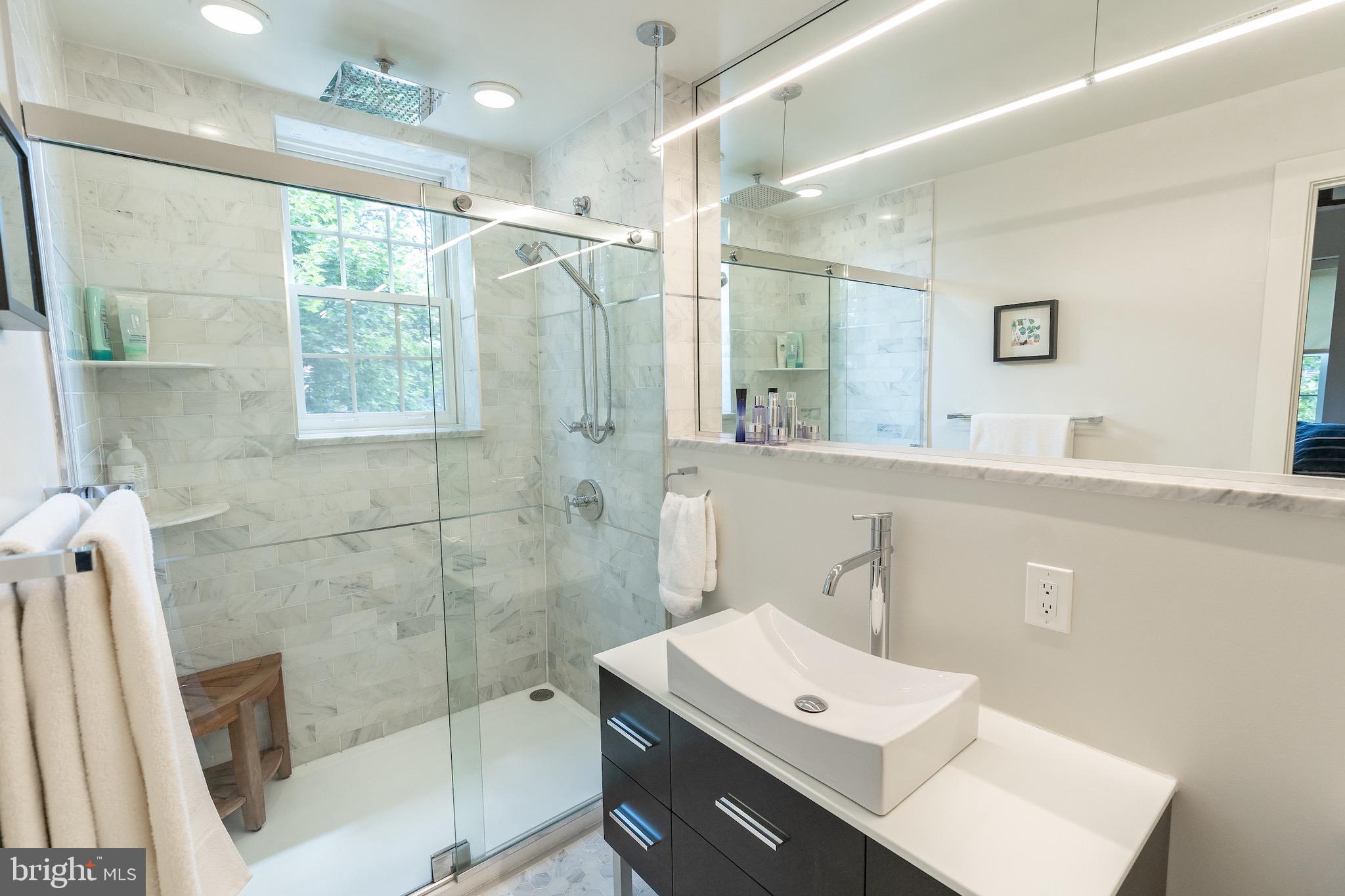 2926 Porter Street Northwest, Unit 302 Washington, DC 20008 - Photo 11 of 27