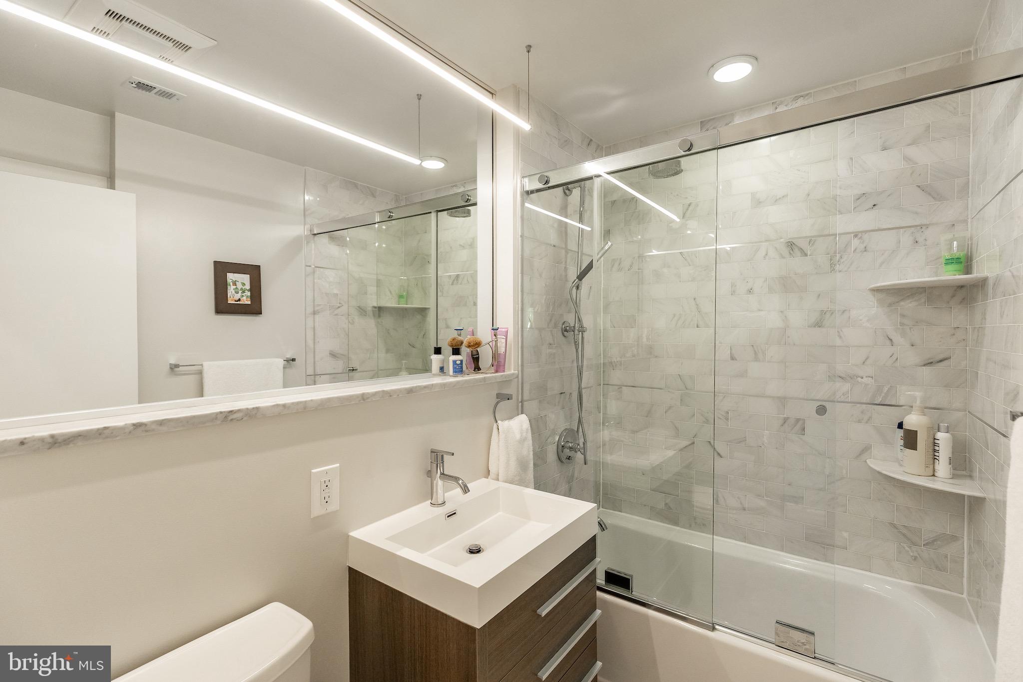 2926 Porter Street Northwest, Unit 302 Washington, DC 20008 - Photo 13 of 27