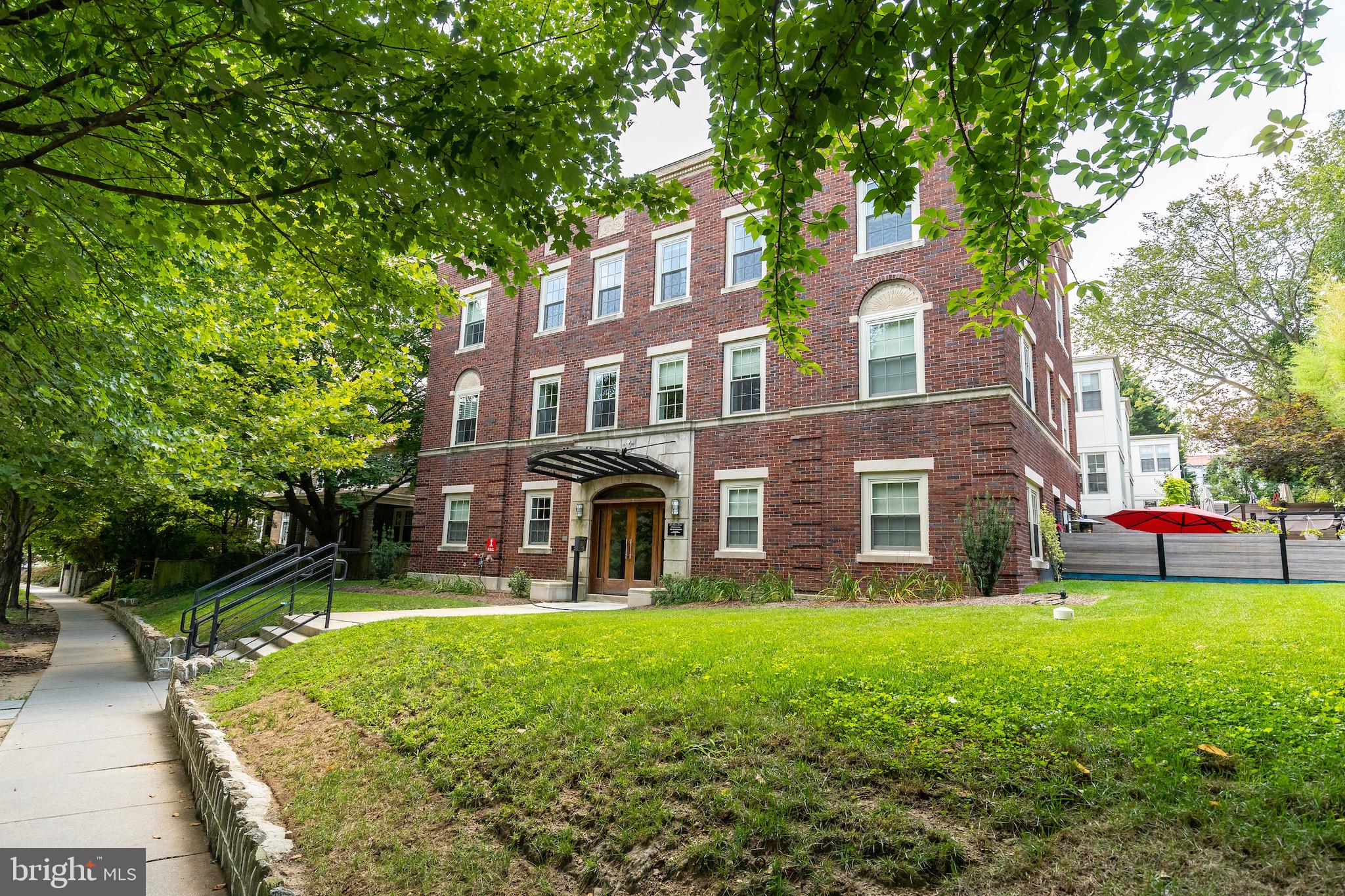 2926 Porter Street Northwest, Unit 302 Washington, DC 20008 - Photo 21 of 27