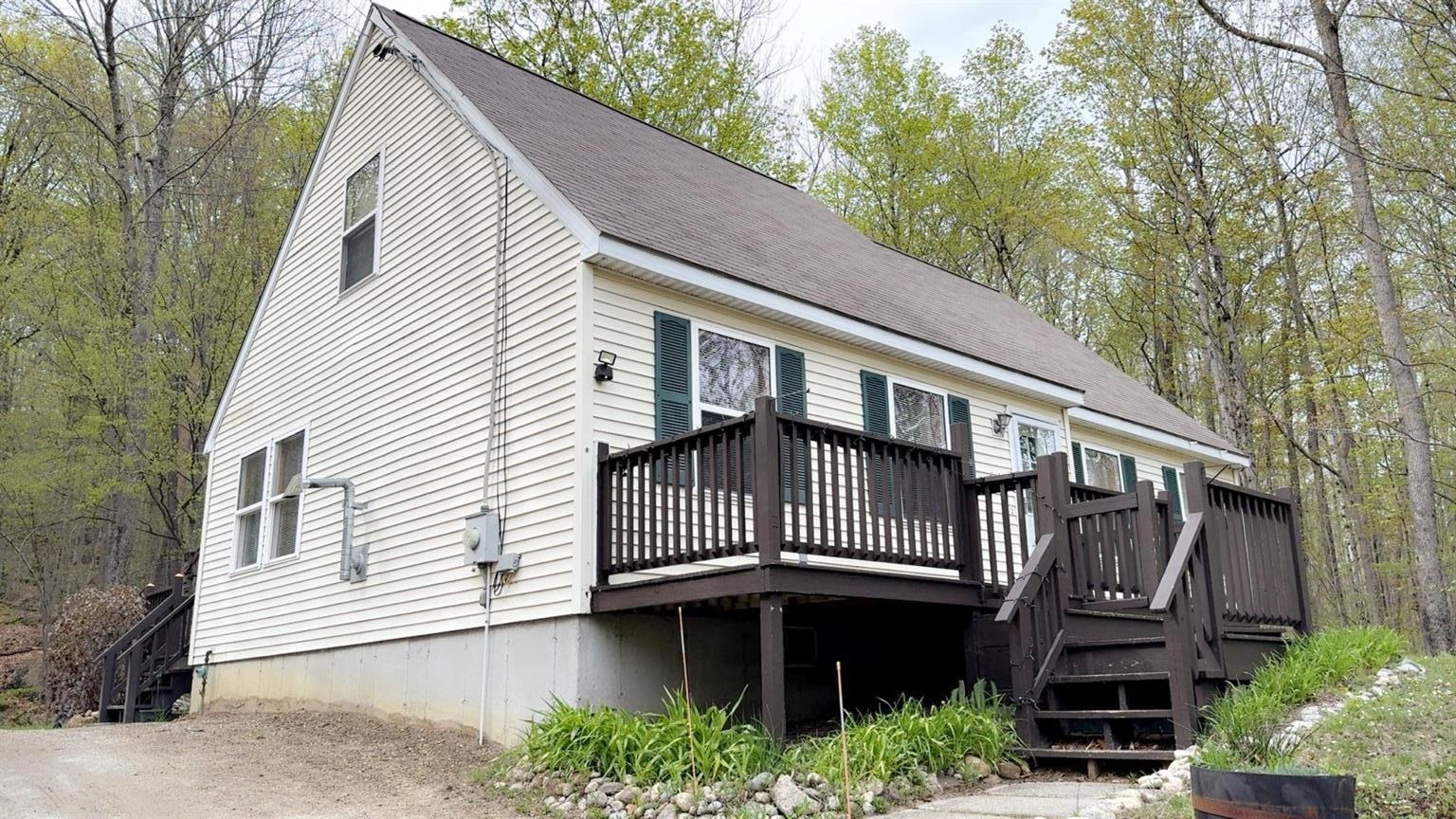648 Tigola Trail Stoddard, NH 03280 - Photo 2 of 21