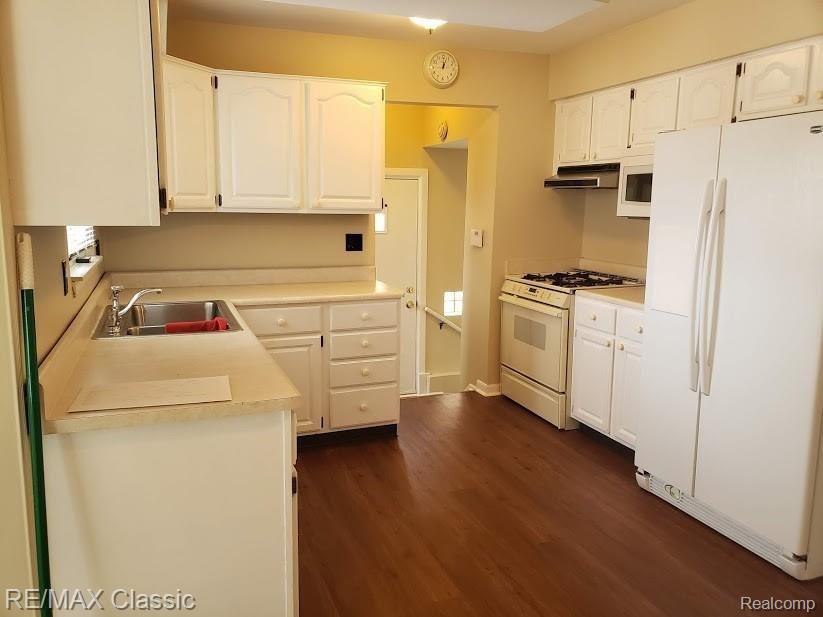 29649 Schoenherr Road Warren, MI 48088 - Photo 5 of 17