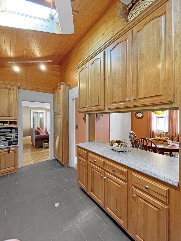 27 Shaker Road Dartmouth, MA 02747 - Photo 4 of 20 Gallery Image 4
