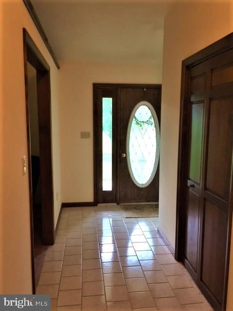 4100 Sells Mill Road Taneytown, MD 21787 - Photo 10 of 22 Foyer
