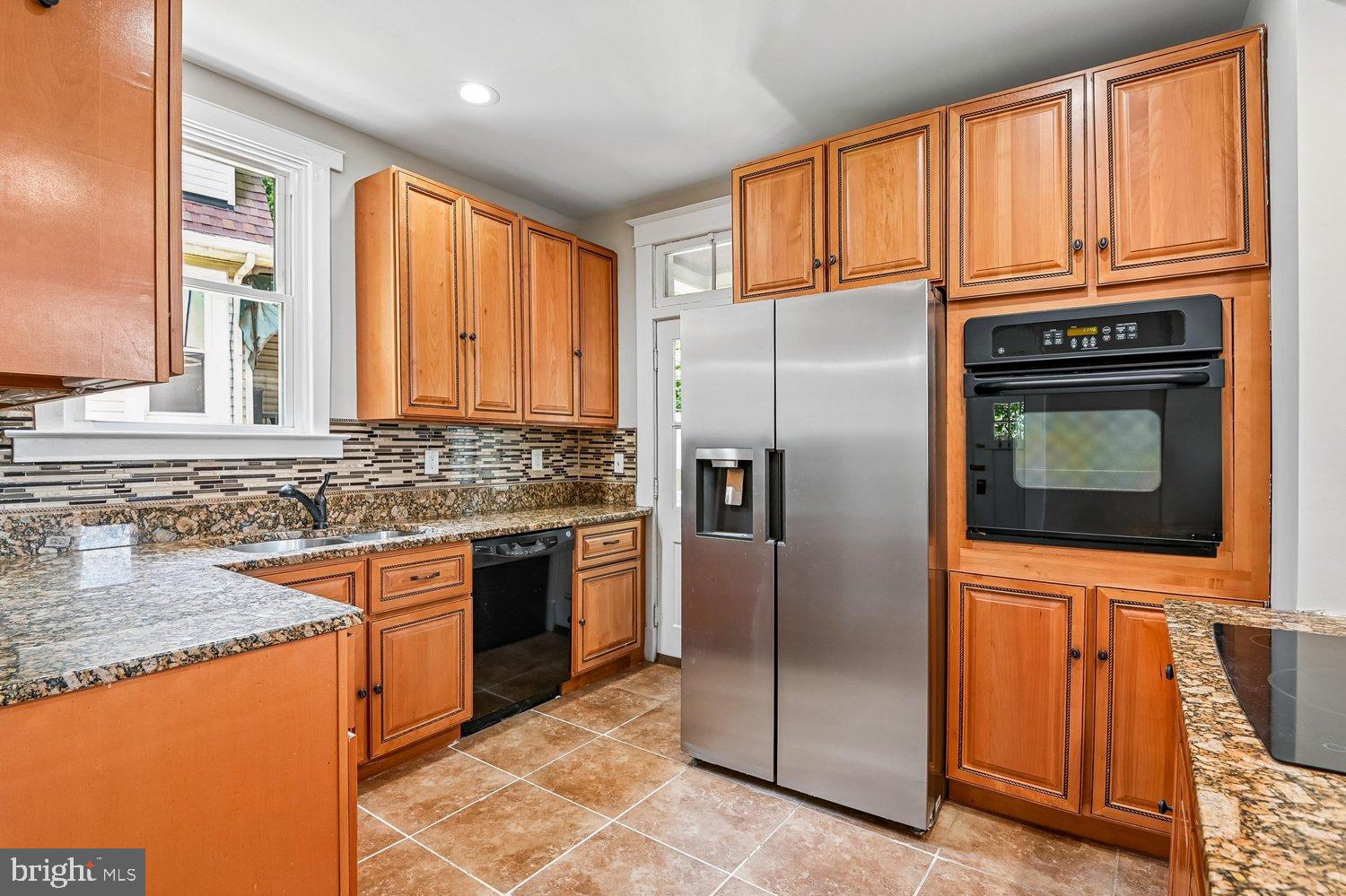 5306 Wendley Road Baltimore, MD 21229 - Photo 11 of 44 Recessed Lighting & 42" Cabinets