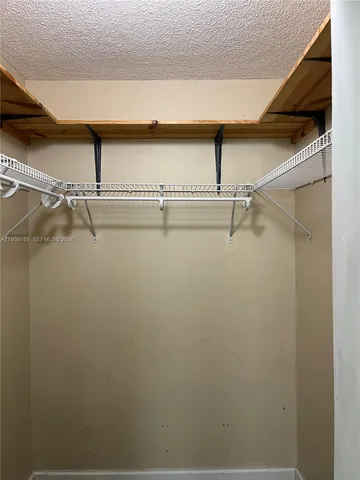 $1,900 | International Park, Miami, FL 33175