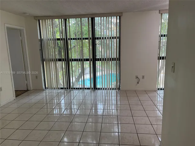 $1,900 | International Park, Miami, FL 33175