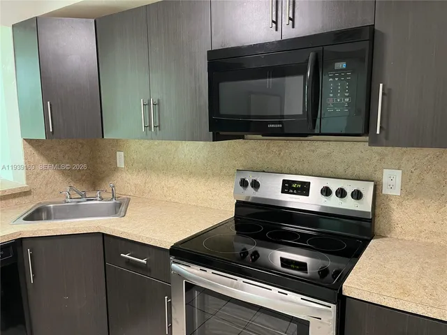 $1,900 | International Park, Miami, FL 33175