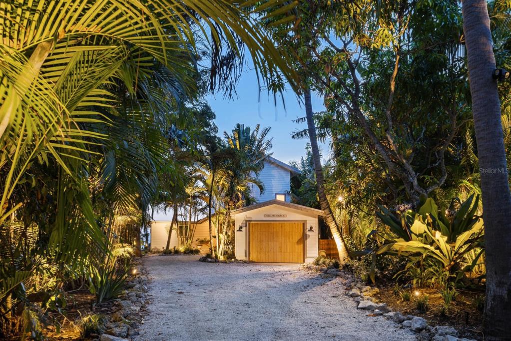 7314 Point Of Rocks Road Sarasota, FL 34242 - Photo 16 of 22