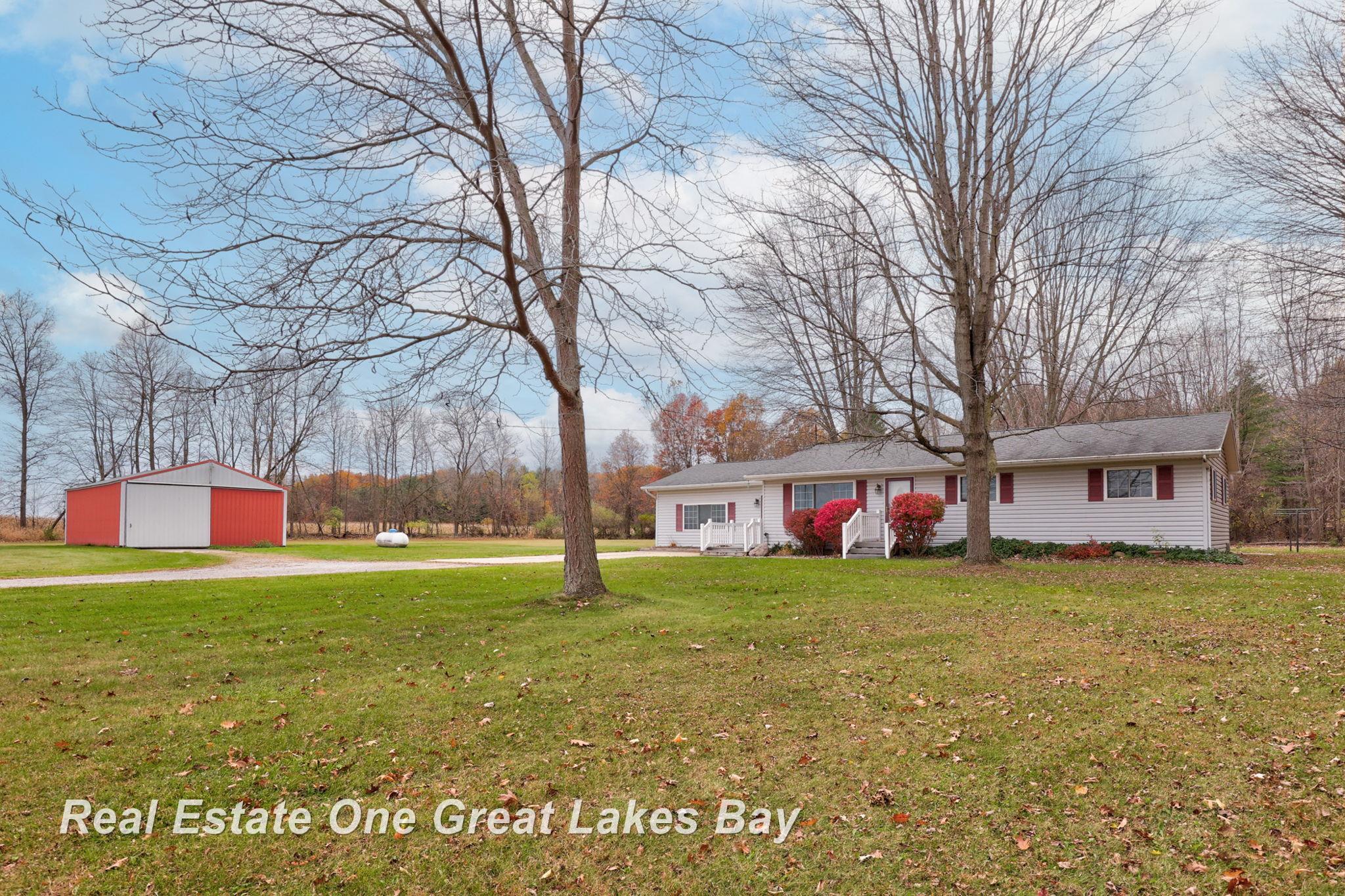 10210 South Brennan Road Brant, MI 48614 - Photo 6 of 62 50193605-b3d7ba92-2211-41aa-90c4-d9ab1f4e8267.JPG
