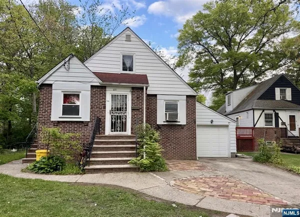 $548,000 | 691 River Road, Teaneck, NJ 07666