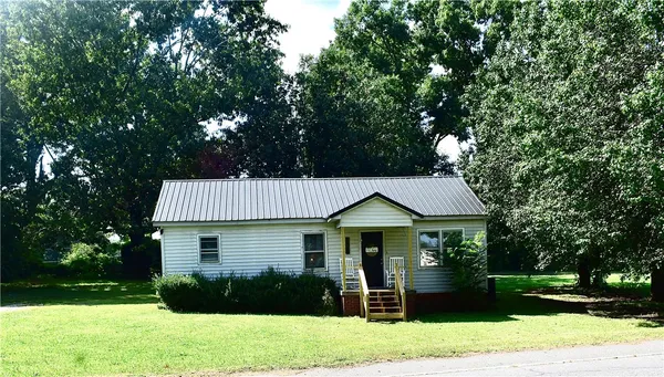 $180,000 | 1521 Woodlawn Road, Greenwood, SC 29646