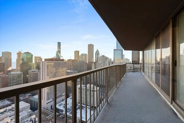 $950,000 | 10 East Ontario Street, Unit 480102, Chicago, IL 60611
