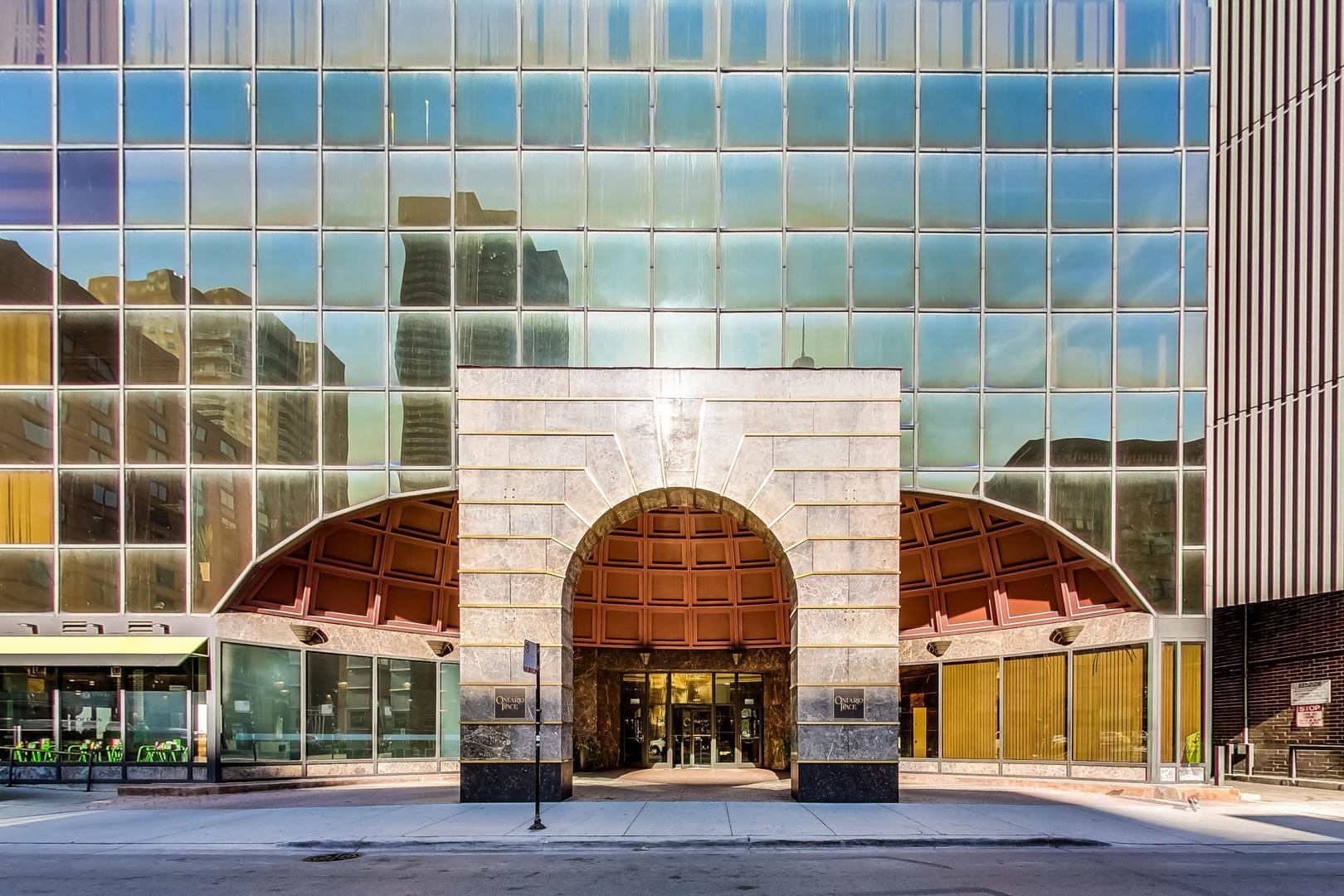 10 East Ontario Street, Unit 480102 Chicago, IL 60611 - Photo 2 of 41