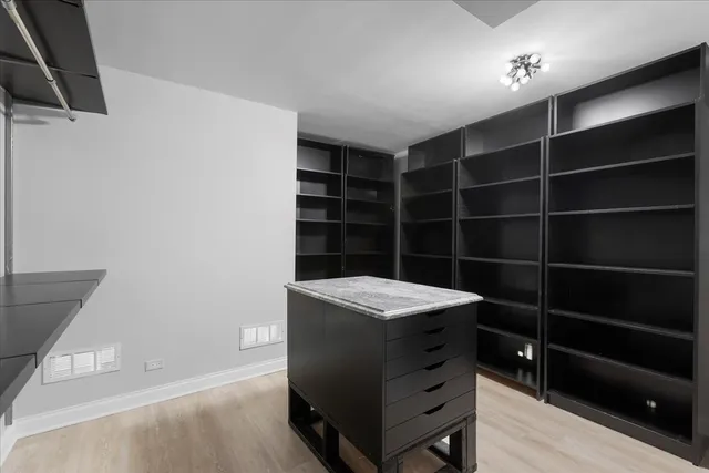 $950,000 | 10 East Ontario Street, Unit 480102, Chicago, IL 60611