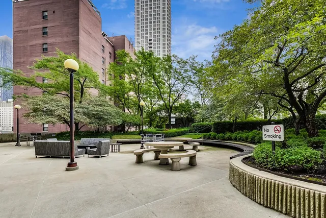 $950,000 | 10 East Ontario Street, Unit 480102, Chicago, IL 60611