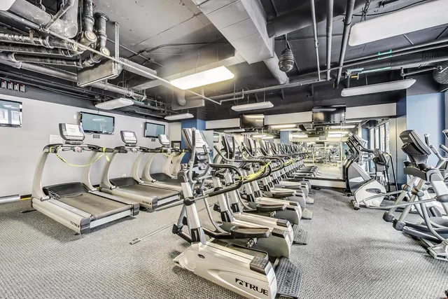 $950,000 | 10 East Ontario Street, Unit 480102, Chicago, IL 60611