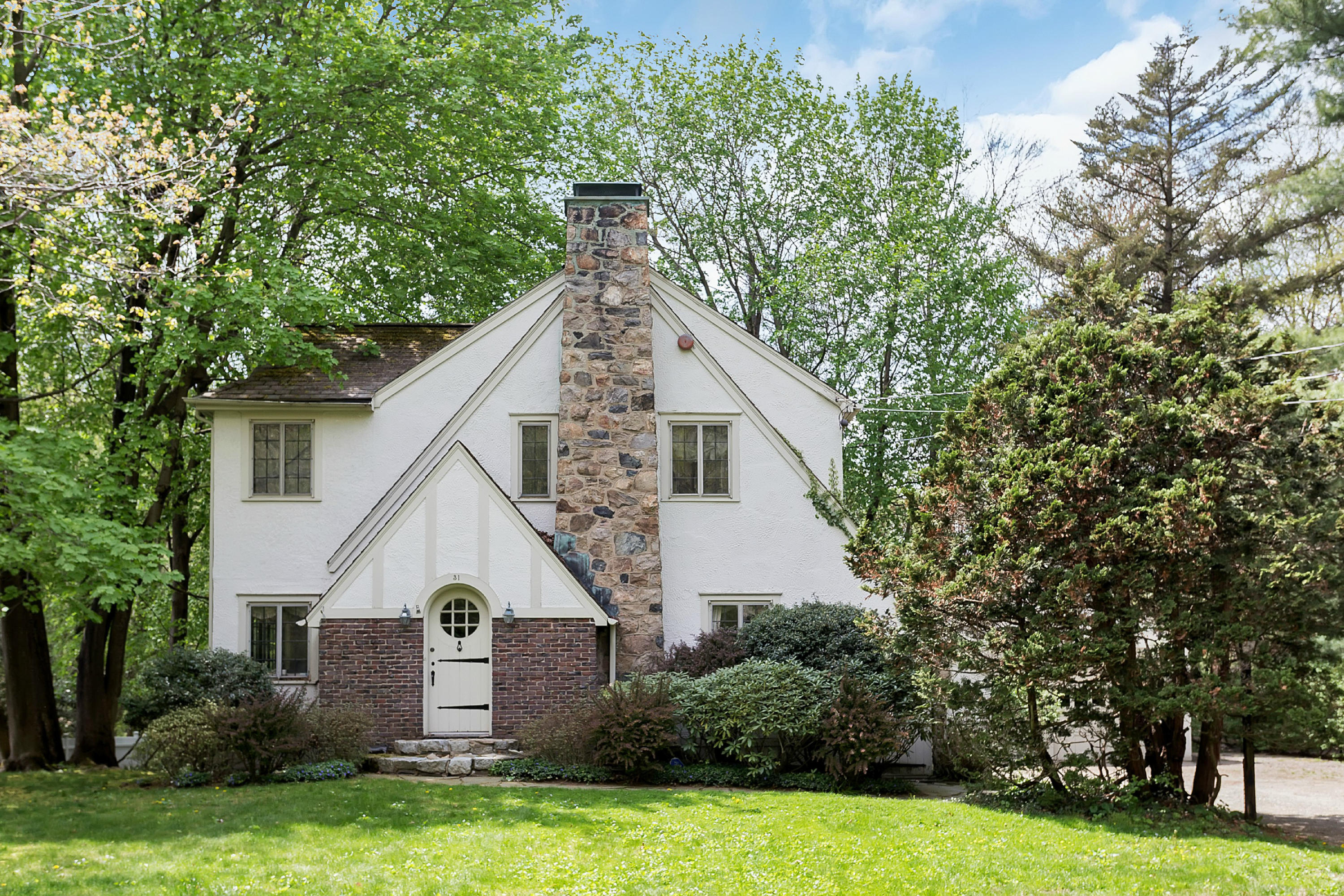31 Birch Road Darien, CT 06820 - Photo 1 of 24 99186205-1