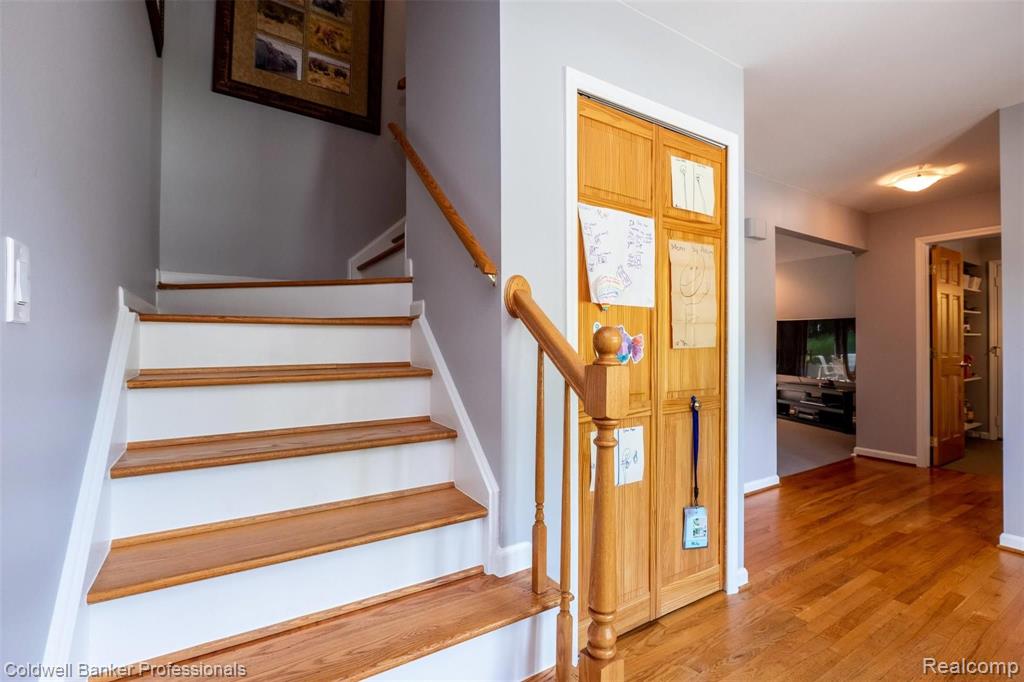 33669 York Ridge Street Farmington Hills, MI 48331 - Photo 23 of 46