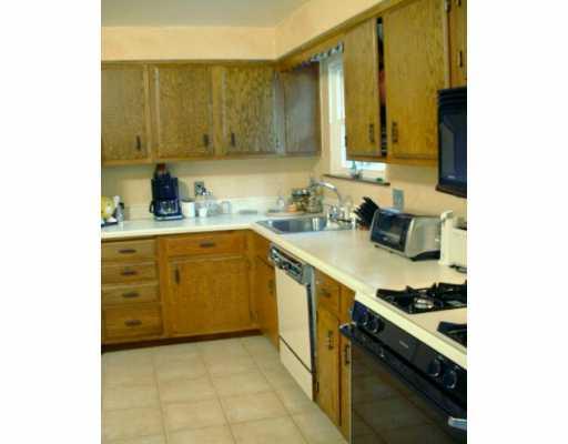 546 Sangree Road Pittsburgh, PA 15237 - Photo 2 of 7 Kitchen.