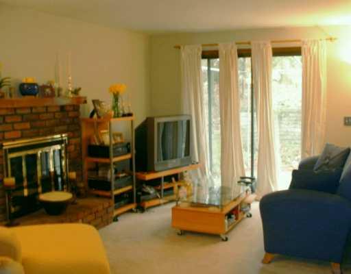 546 Sangree Road Pittsburgh, PA 15237 - Photo 5 of 7 Den/Family/Great Room.